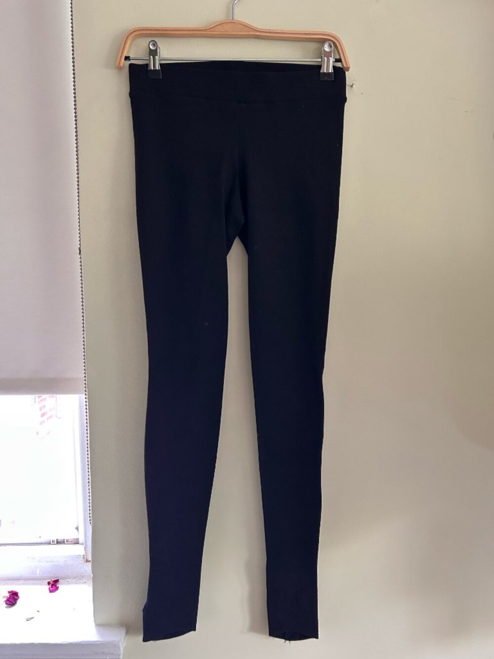 Vince leggings with ankle hole, size XS
